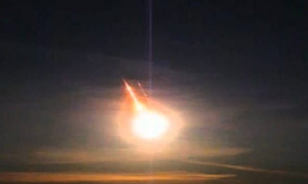 Meteori shpërthen në ajër, flasin dëshmitarët