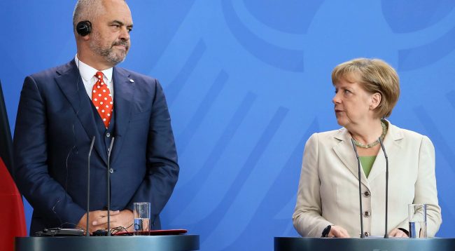 Rama takohet me Merkel, pret mbështetje për hapjen e negociatave