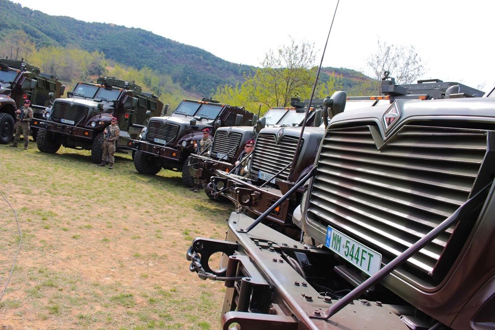 ShBA-ja dhuron 37 mjete të blinduara për ushtrinë e Shqipërisë (Foto)