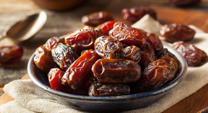 Për katër muaj u importuan 300 mijë kg hurma për Ramazan