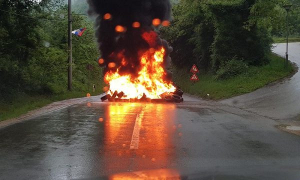 Ja si ia bllokuan serbët rrugën Njësisë Speciale gjatë aksionit në veri