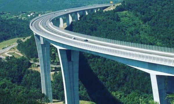 Kjo është përgjigjja e Bechtelit për punëtorin që tha se autostrada nuk është e sigurt për qarkullim