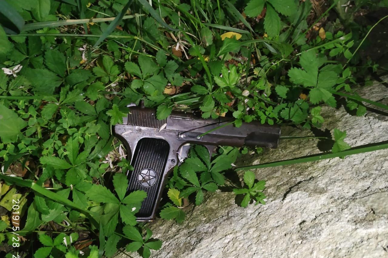 Përleshje me armë mes krushqish, plagoset 43-vjeçari