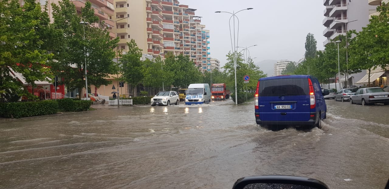 Përmbytet Vlora