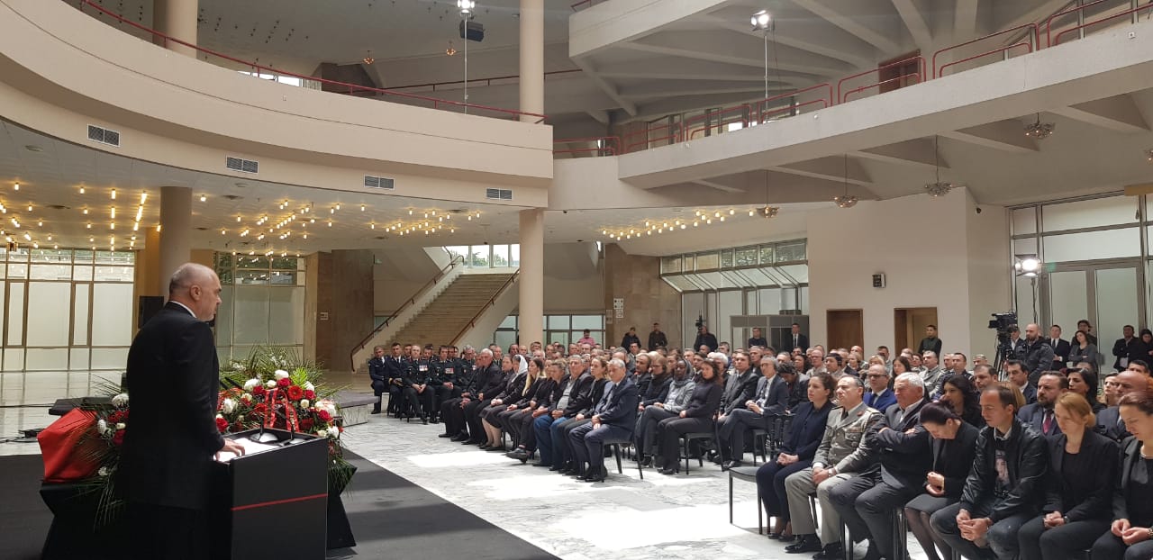 Rama për ushtaraken Hasanaj: E para vajzë në historinë tonë që ndahet nga jeta në krye të detyrës
