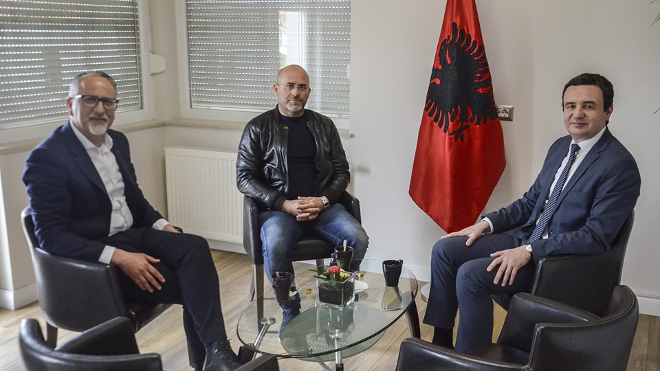Vazhdojnë aderimet e reja në Lëvizjen Vetëvendosje, kush iu bashkua kësaj radhe