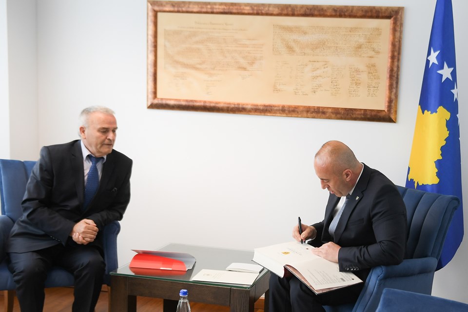 Haradinaj takohet me veprimtarin e çështjes kombëtare, Xhevat Demirin