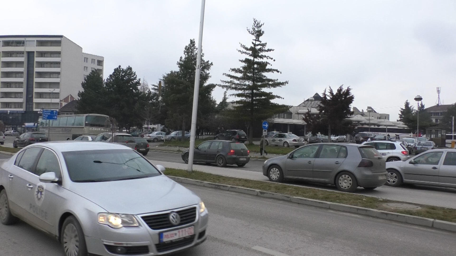 Një këmbësor nga Shqipëria goditet nga autobusi në Gjakovë