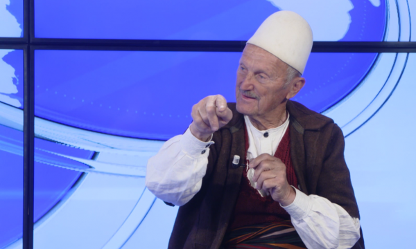 82-vjeçari nga Prizreni tregon si e mbyti ariun me sëpatë që ta shpëtojë djalin
