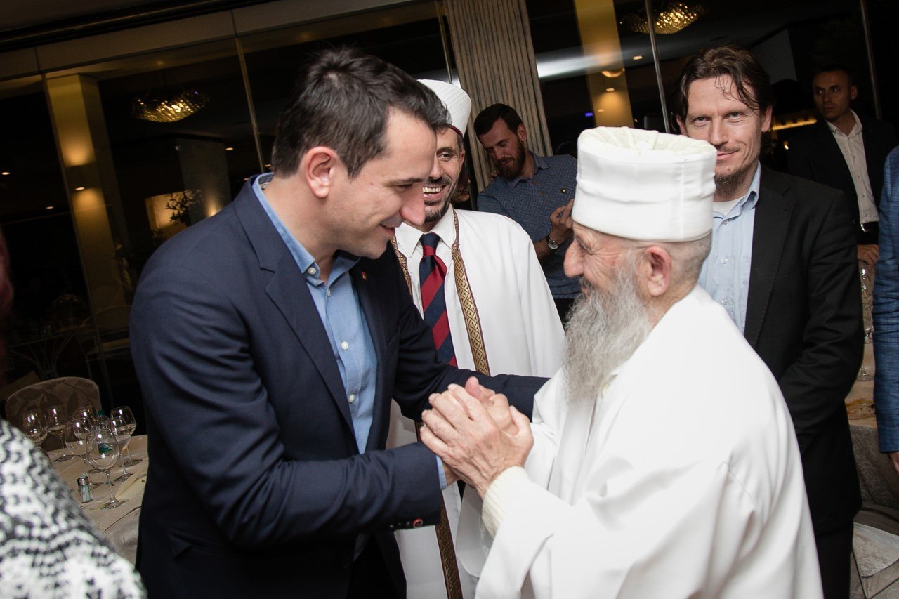 Veliaj shtron iftar me rastin e muajit të shenjtë të Ramazanit