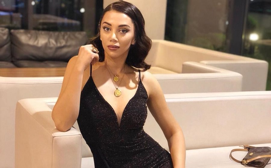 Vajza e Shkurte Fejzës si ndahet photoshopit