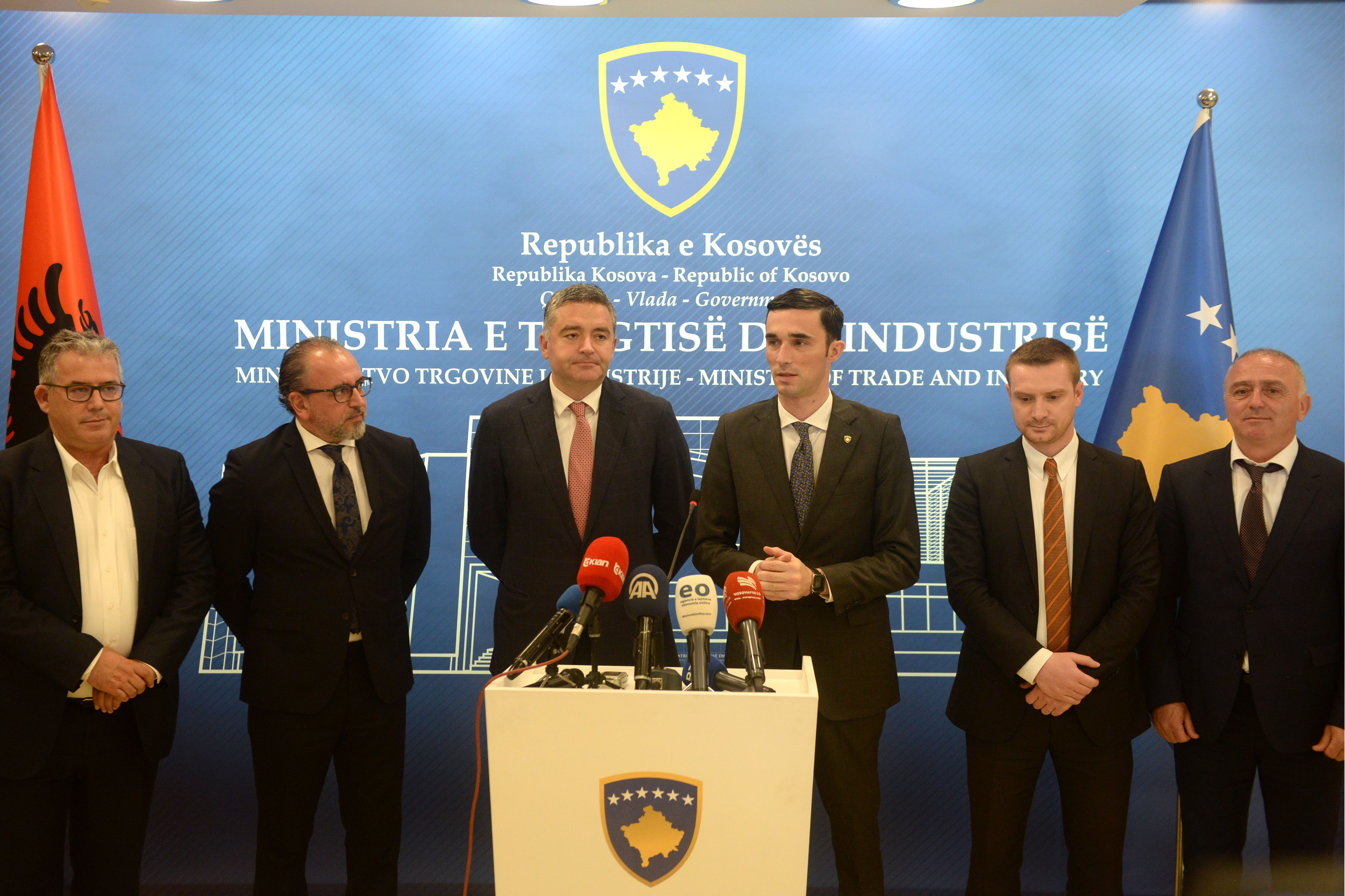 Ministrat Shala dhe Klosi dakordohen për oferta të përbashkëta turistike Kosovë-Shqipëri