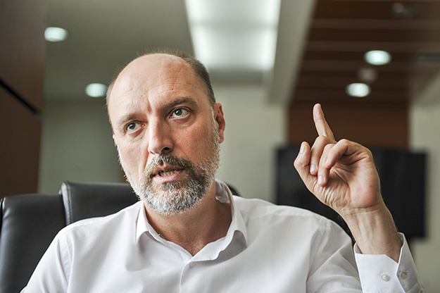 Ymeri tregon se kur do të intervistohen krerët e shtetit për Telekomin