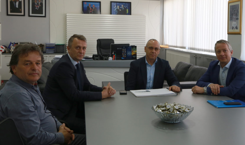 Krerët e FFK-së pritën zyrtarin e lartë të UEFA-s, Thierry Favre