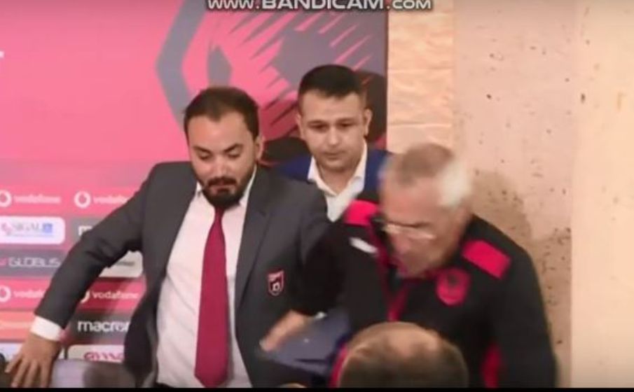 Edi Reja e nis keq te Shqipëria rrëzohet pas konferencës (VIDEO)