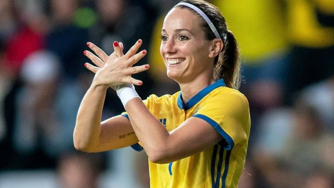 Fantastike, futbollistja Kosovare Asllani nderohet me statujë në Suedi