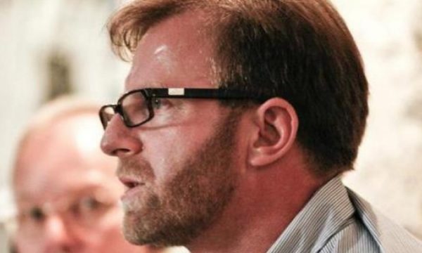 Haki Abazi sulmon ashpër Flora Brovinën e quan mashë të pushtetit
