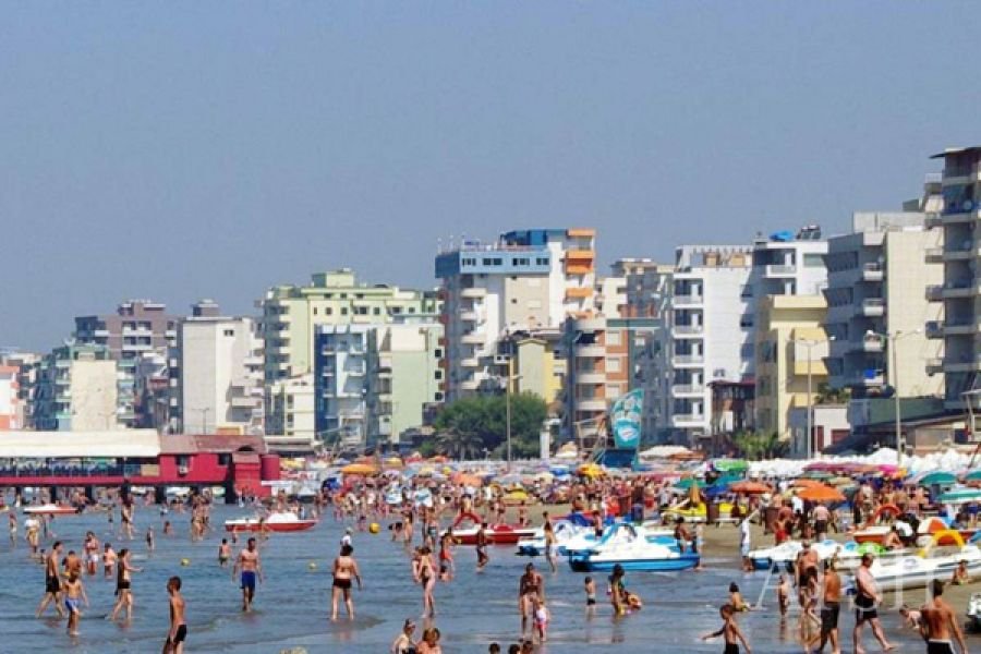 SBASHK dërgon 452 punëtorë të arsimit për pushime në bregdetin shqiptar