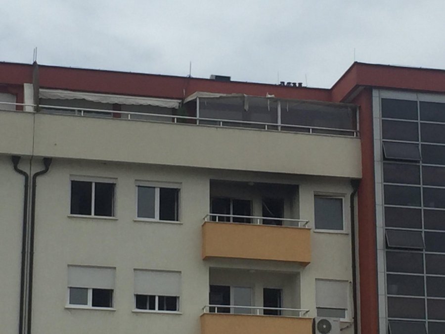 Bie nga kati i dytë, vdes një vajzë nga Prishtina