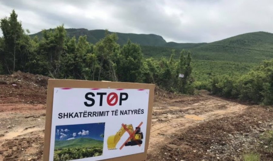 Protestohet kundër gurthyesit në Bjeshkët e Pashtrikut