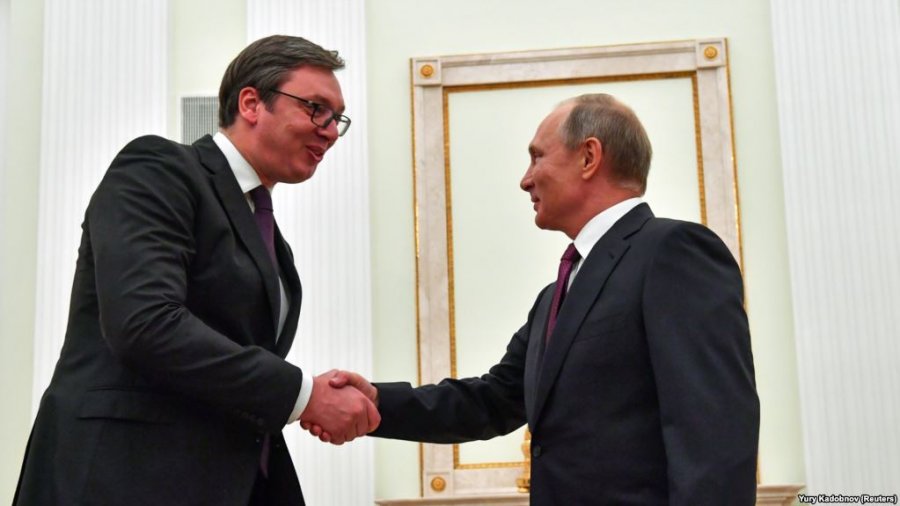 “Ambasadori rus nesër ia dorëzon Vuçiqit mesazhin urgjent të Putinit për Kosovën”