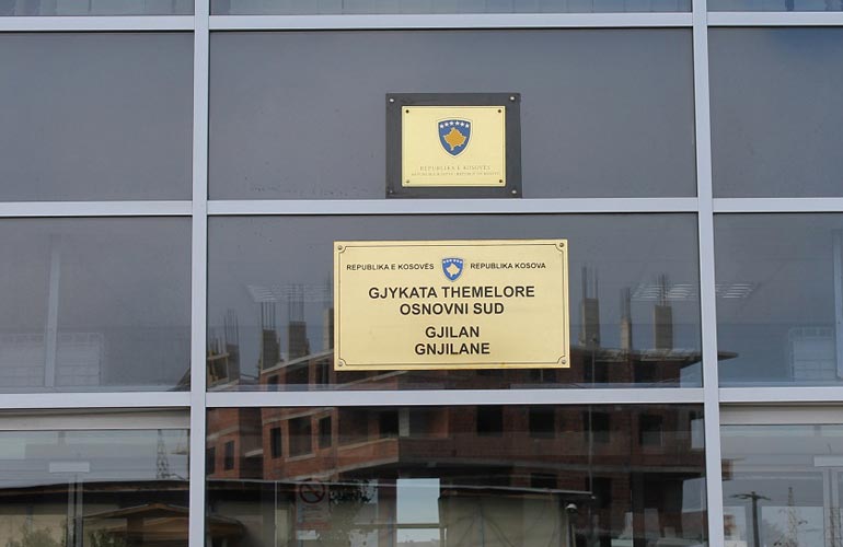 Paraburgim për katër të dyshuarit që u zunë me substanca narkotike në Gjilan