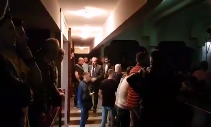 Dokumentohet se Hoti ishte në Kuvend kur u përleshën anëtarët e LDK-së