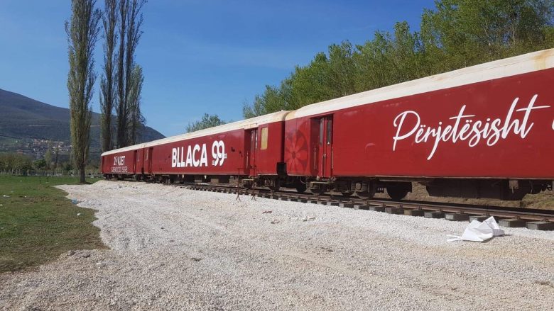 Dëmtohet treni muze në Bllacë
