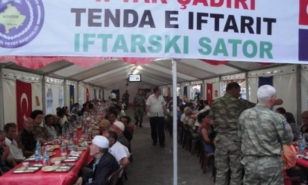 KFOR-i turk i shtron iftar qytetarëve të Prizrenit
