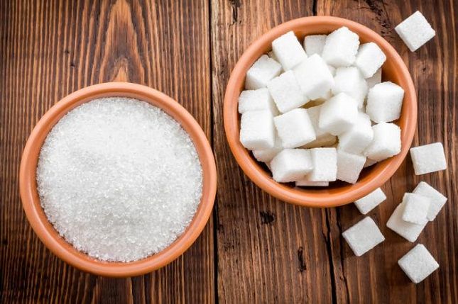 Ekspertët tregojnë se a duhet të vendosim sheqer në çaj