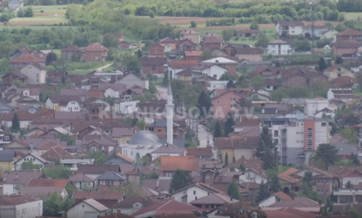 Ky është qyteti në Kosovë ku me top e pushkë njoftohej iftari