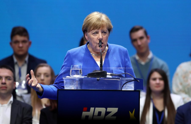 Merkel kërkon nga qytetarët evropianë të mos votojë ekstremin e djathtë