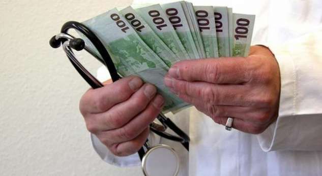 Serbia ua lejon me ligj mjekëve të marrin ryshfet, kjo është shuma deri sa mund të marrin