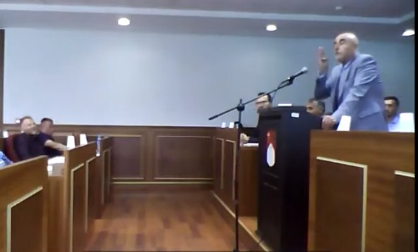 Lushtaku “kapet” me asamblistët e VV-së në Skenderaj