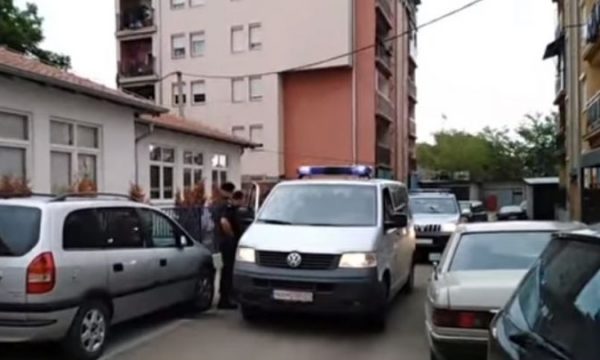 Dërgohen në gjykatë zyrtarët policorë që u arrestuan dje në veri (Foto)