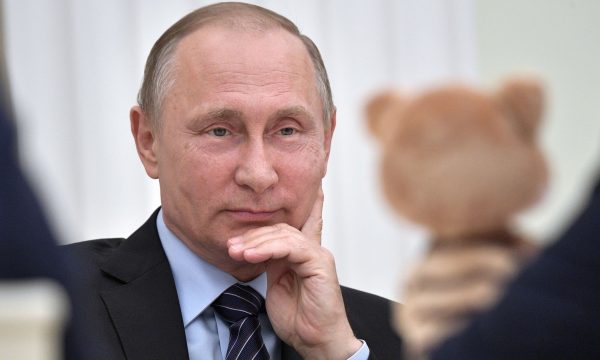 Bie besimi i rusëve ndaj Putinit