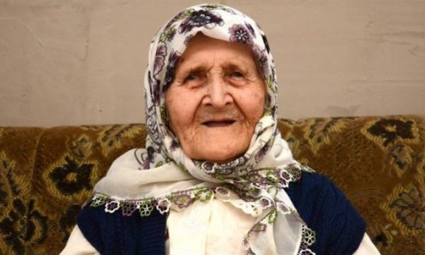 Për herë të 104-të agjëron ramazanin e moshuara nga Mostari që i mbijetoi tri luftërave