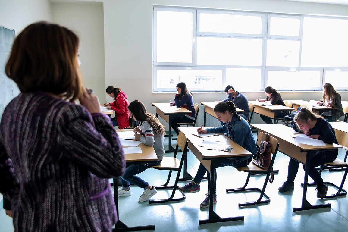 Sot në shkollat fillore dhe të mesme mbahen garat e diturisë