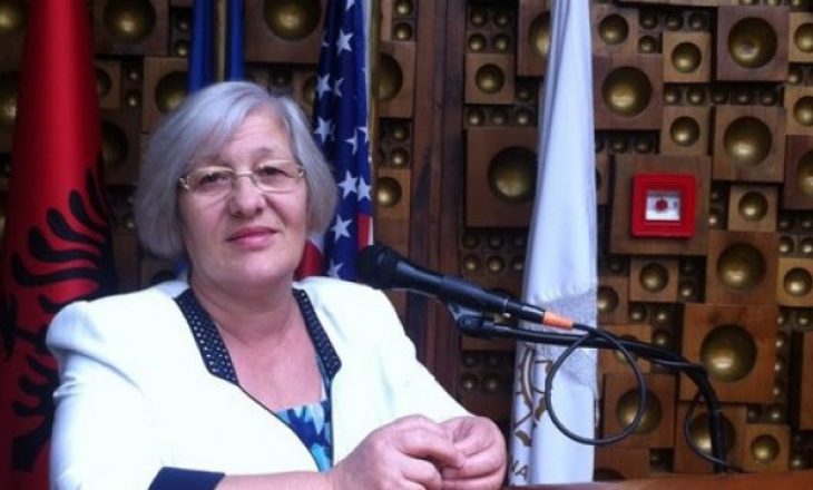 Mevlyde Saraçi mohon se ia ka dhënë fotografinë Flora Brovinës