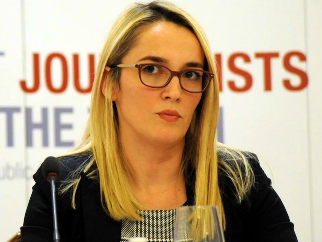 Xharra kritikon iftaret e shtruara në qytetet e Kosovës: Pse po i jepni zor kaq shumë