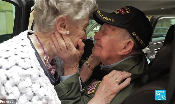“Kurrë nuk më dole nga zemra”, veterani amerikan 97 vjeç, takohet me gruan me të cilën ra në dashuri 70 vjet më parë