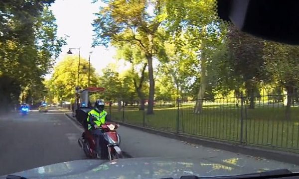 Si në filma: Momente dramatike të ndjekjes së policisë rrugëve të Londrës (Video)