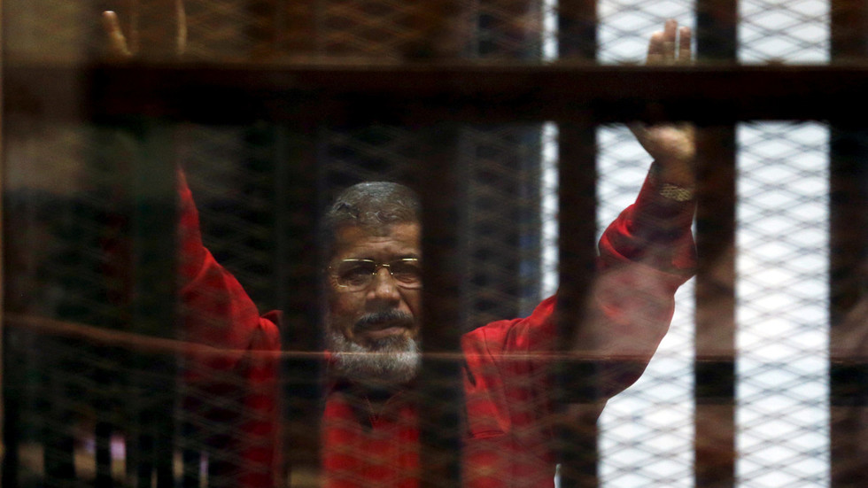 Mohamed Morsi vdes në gjykatë
