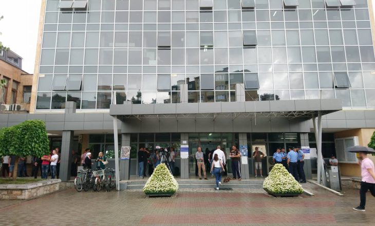 Banorët në Mitrovicë nuk lejojnë ndërtimin e xhamisë: Duam shkollë dhe ambulancë