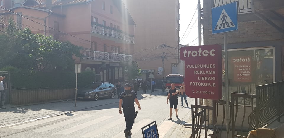 Zjarrëfikësit japin detaje për zjarrin në Prishtinë, ka të lënduar