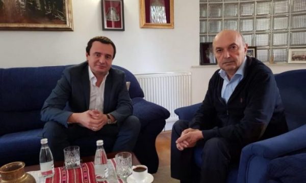 Pse Thaçi nuk e ftoi Isa Mustafën dhe Albin Kurtin në ceremoninë e Çlirimit?