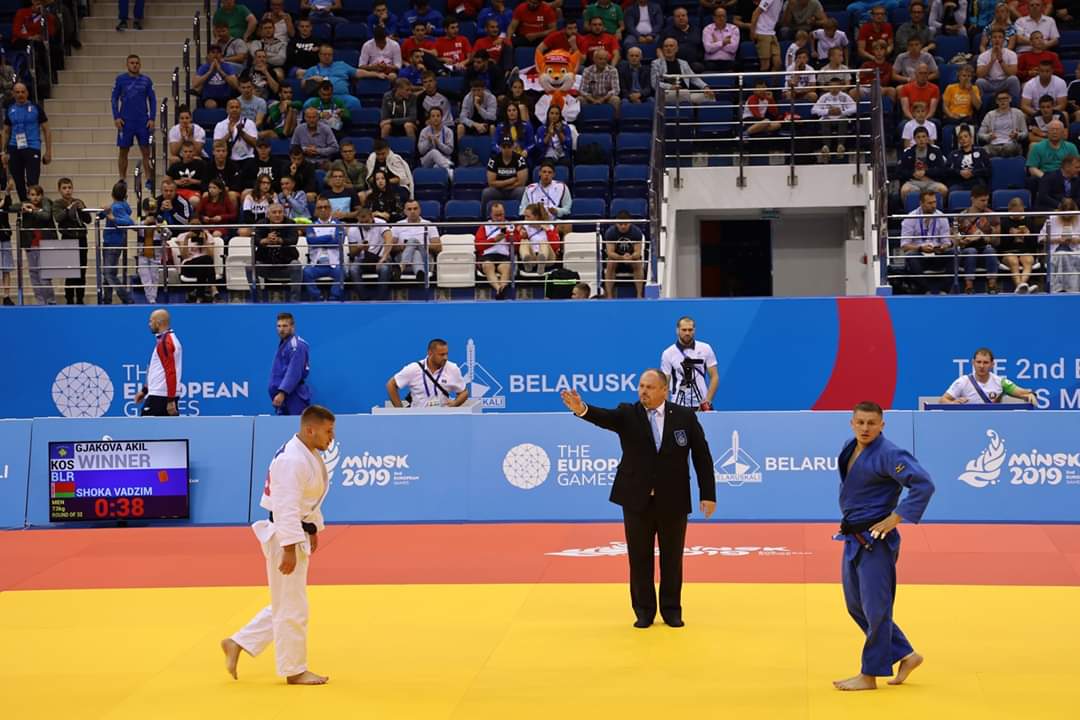Akil Gjakova e nis mbarë rrugën drejt medaljes