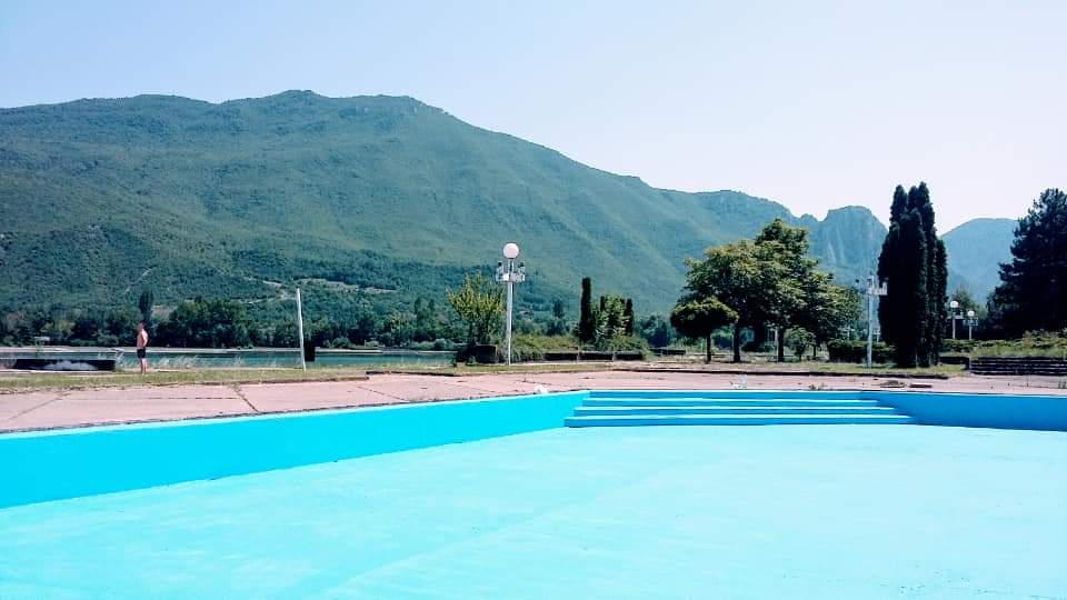 Ngjarje e rëndë, një vajzë pesëvjeçare mbytet në pishinë