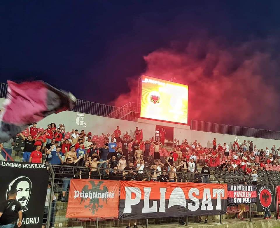 Reagon kryetari i tifo grupit “Plisat”