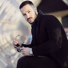 Pas 2 milionë klikime me “Ma Jolie”, Gent Fatali vjen kete verë me “Pak ma afër”